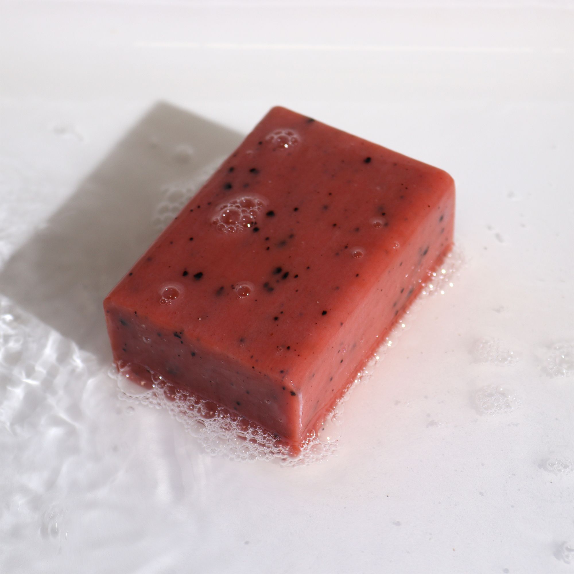 Savon argile grains exfoliants nettoyage peau en profondeur