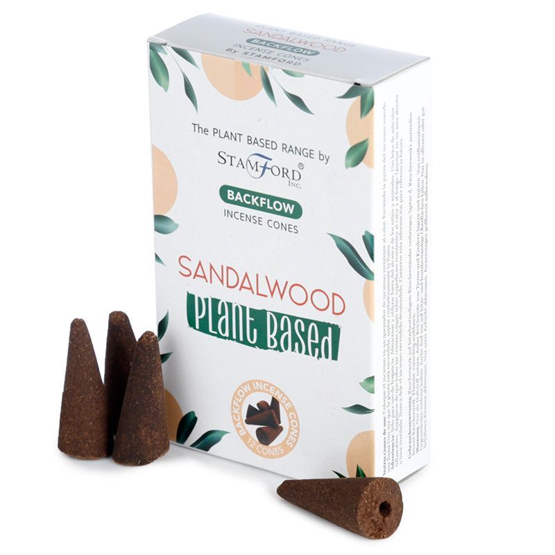 Boite de cones d encens backflow naturels senteur bois de santal avec cones marron poses devant packaging blanc vegetal