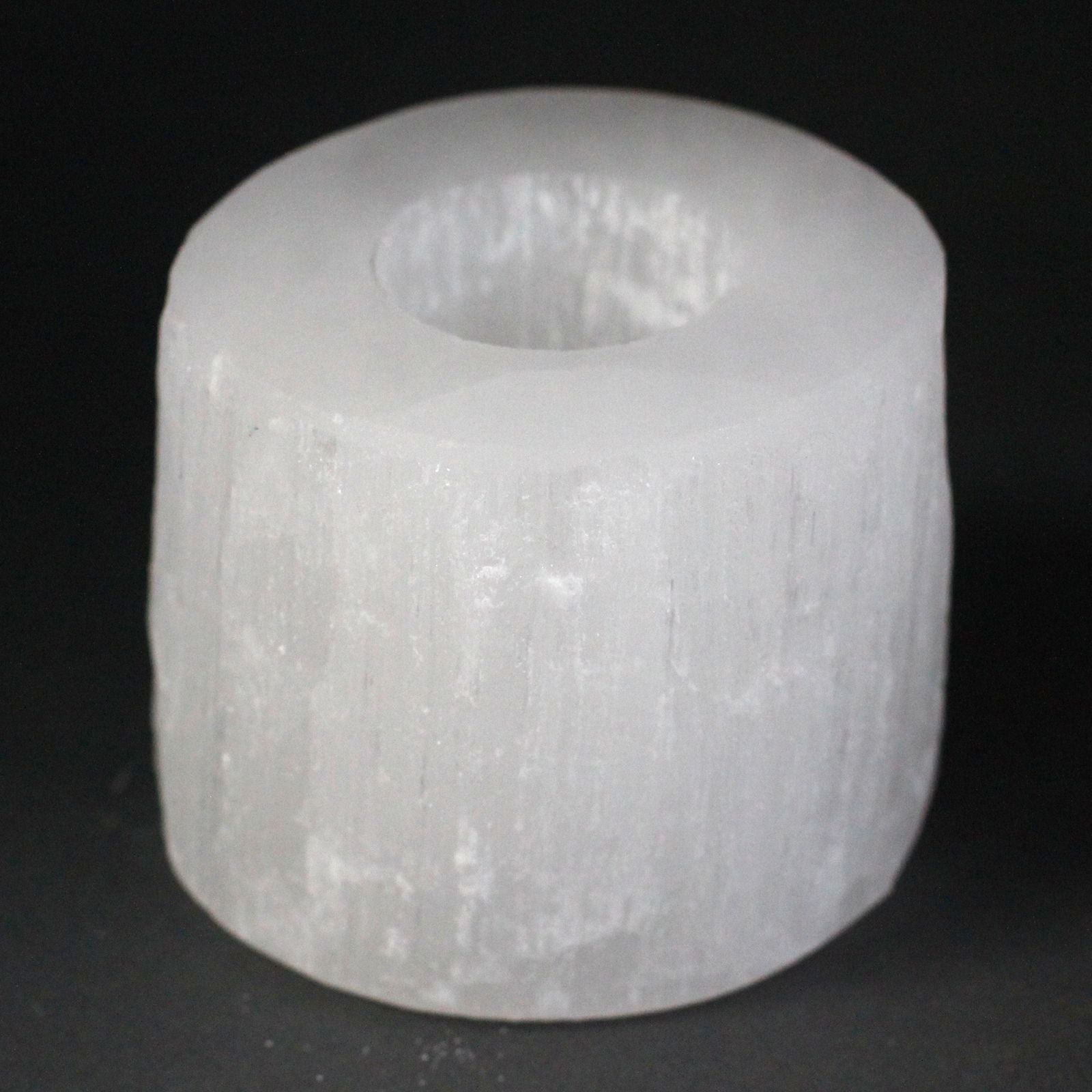Photophore selenite cylindre en pierre naturelle translucide avec finition lisse et elegante