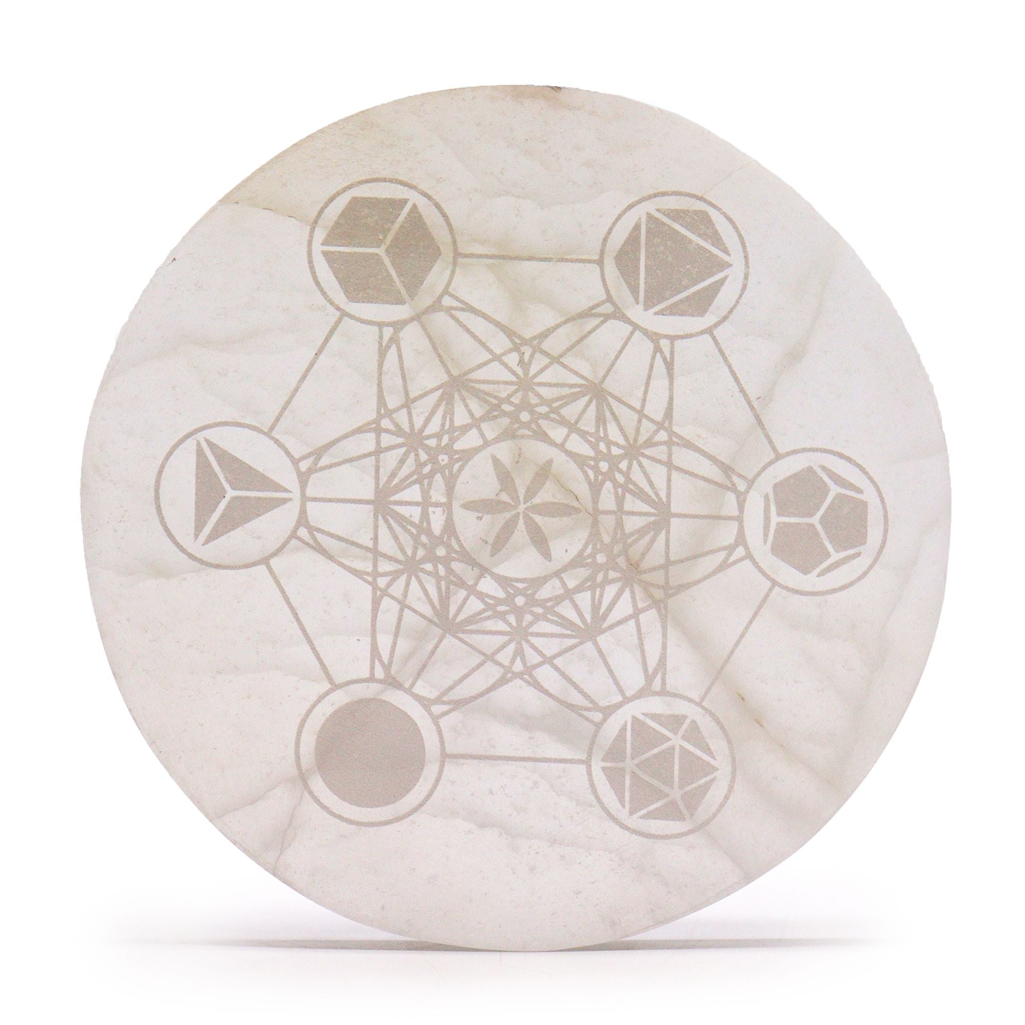 Plaque selenite geometrie sacree detail pour equilibrer les energies et amplifier les vibrations positives