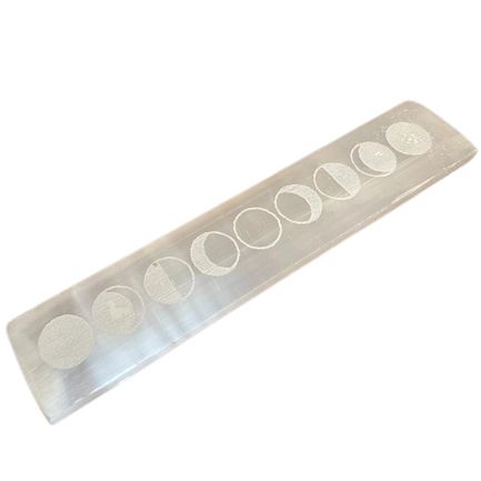Plaque selenite cycles lunaires detail pour energie feminine intuition et connexion aux rythmes lunaires