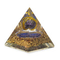 pyramide orgonite avec pierre amethyste et cuivre vue face energie apaisante