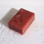 Savon argile grains exfoliants nettoyage peau en profondeur
