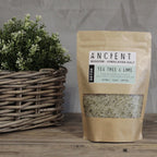 Sel de bain Himalaya purifiant avec huiles essentielles et herbes naturelles pour un bain detox et frais
