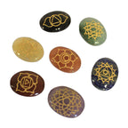 set de pierres chakra en sodalite grandes ovales avec symboles gravés, pierres énergétiques pour méditation et équilibre