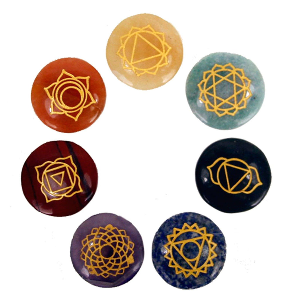pierres chakra en sodalite petit format arrondi avec symboles gravés, idéal pour usage quotidien et méditation