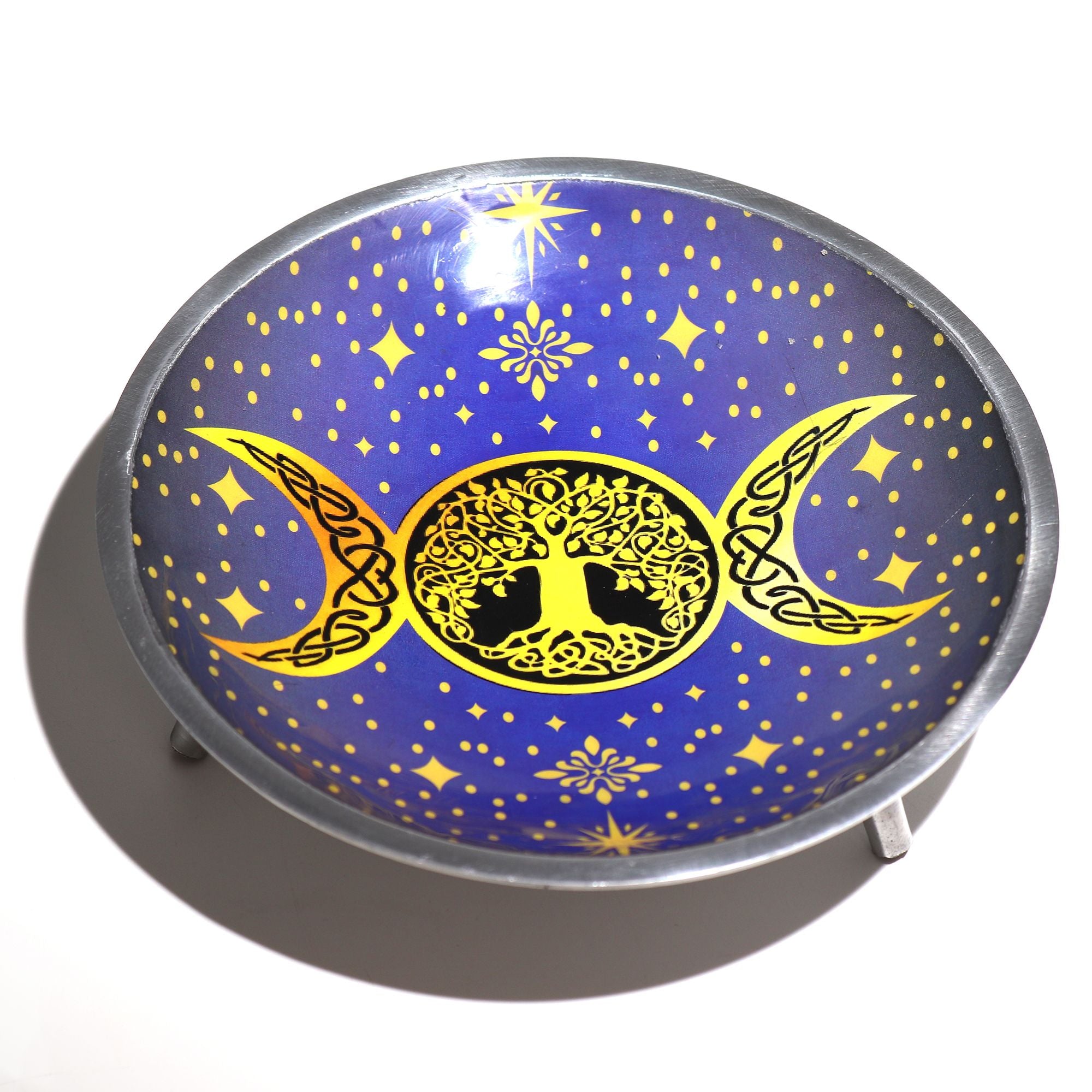 assiette offrande triple lune violette detail motif etoile et lune objet spirituel rituel