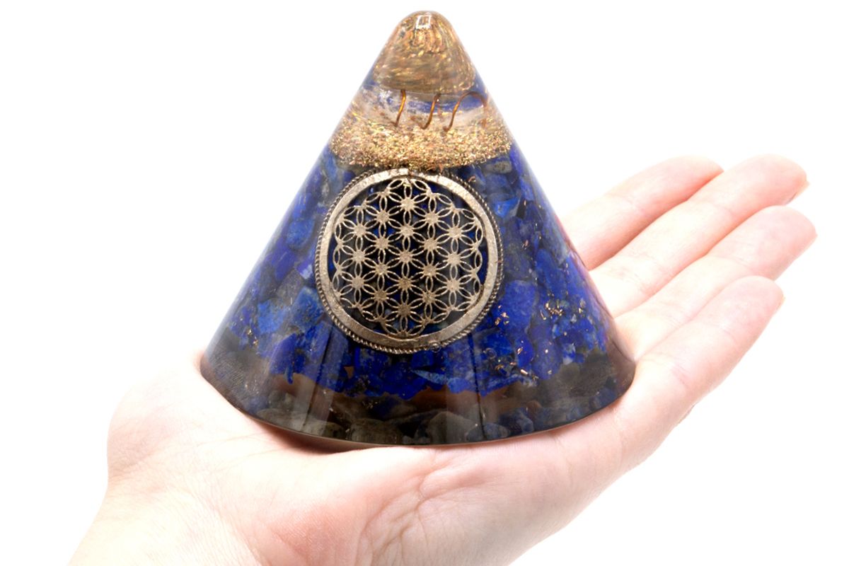 Orgonite Cône Lapis-Lazuli & Quartz | Fleur de Vie 90 mm