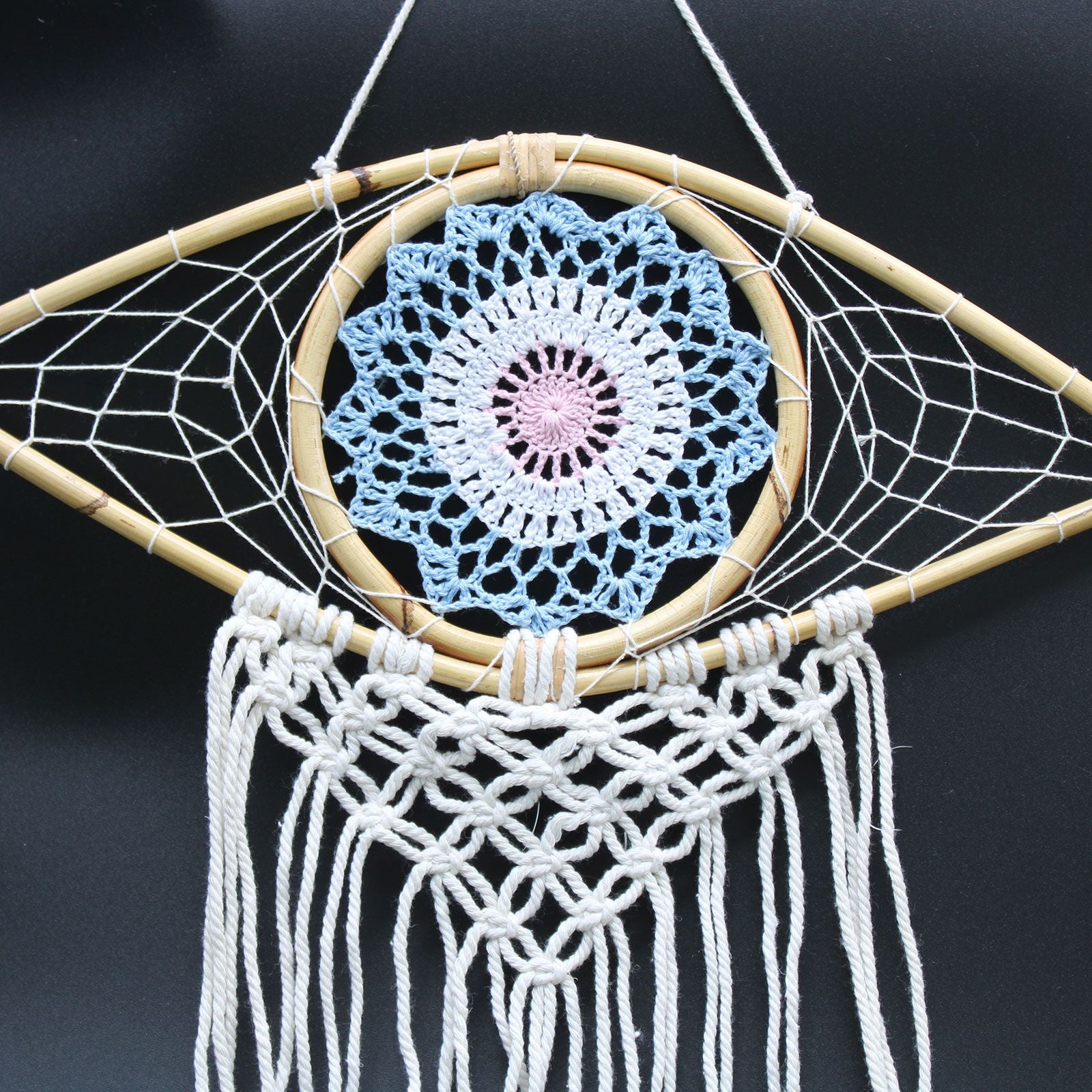Atrapasueños Protector - Ojo de Macramé Azul/Blanco/Rosa