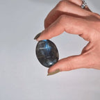Pierre Roulée Labradorite de Madagascar | Éclat & Sérénité