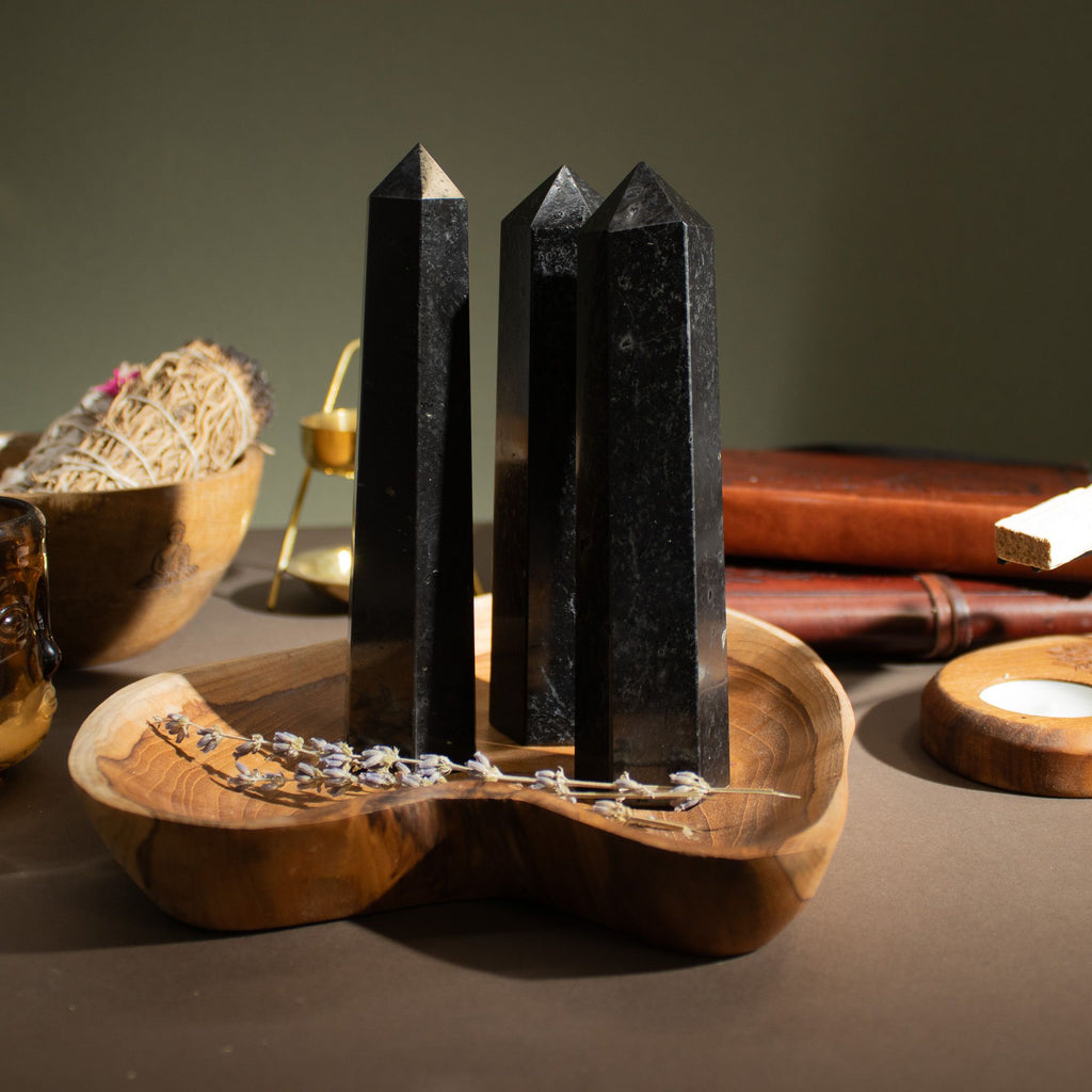 Obélisque Tourmaline Noire Six Faces | Décoration Zen & Ancrage