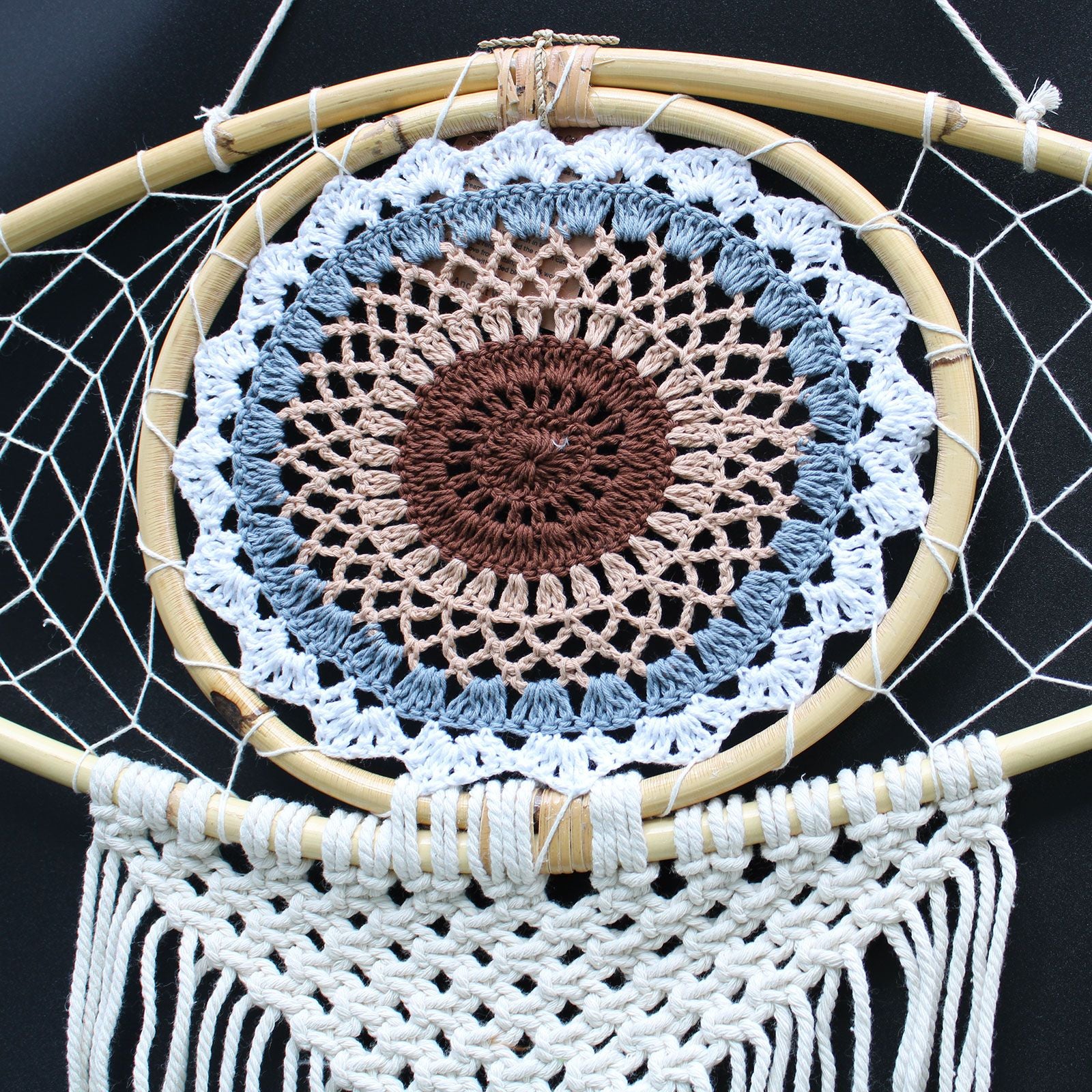 Atrapasueños Protector - Ojo de Macramé Grande Blanco/Gris/Marrón