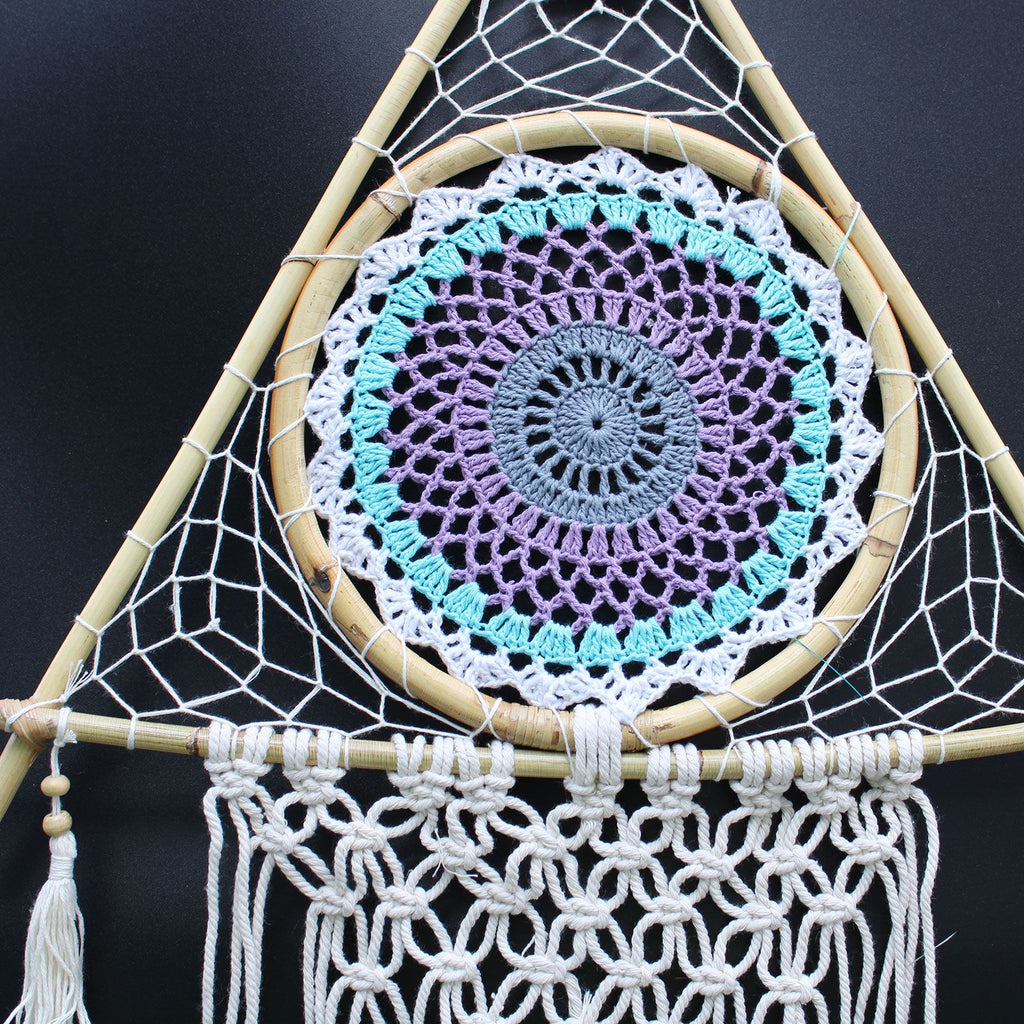 Attrape-Rêves Macramé Pyramide | Blanc & Turquoise, Fait Main