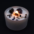 bougie chakra plexus solaire allumee ambiance chaleureuse