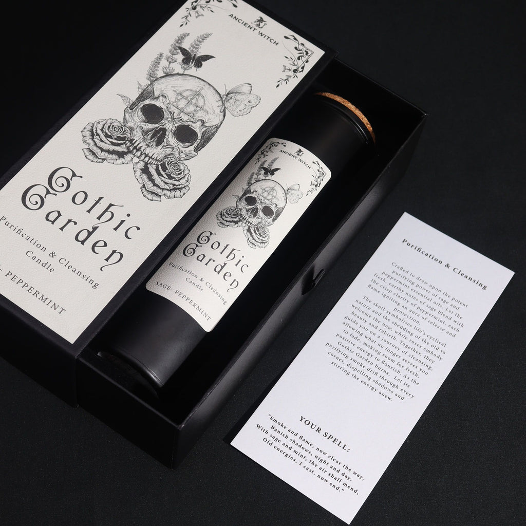 Bougie rituelle Gothic Garden avec coffret premium et carte de rituel vue en angle