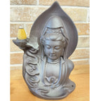 Bruleur encens bouddha decoratif avec fumee descendante ambiance zen et meditation