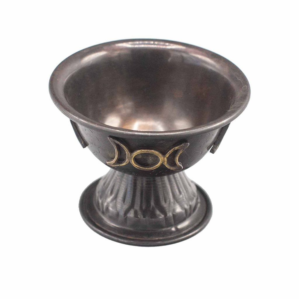 Calice en cuivre triple lune pour autel spirituel, utilisé pour rituels, offrandes et connexion aux cycles lunaires
