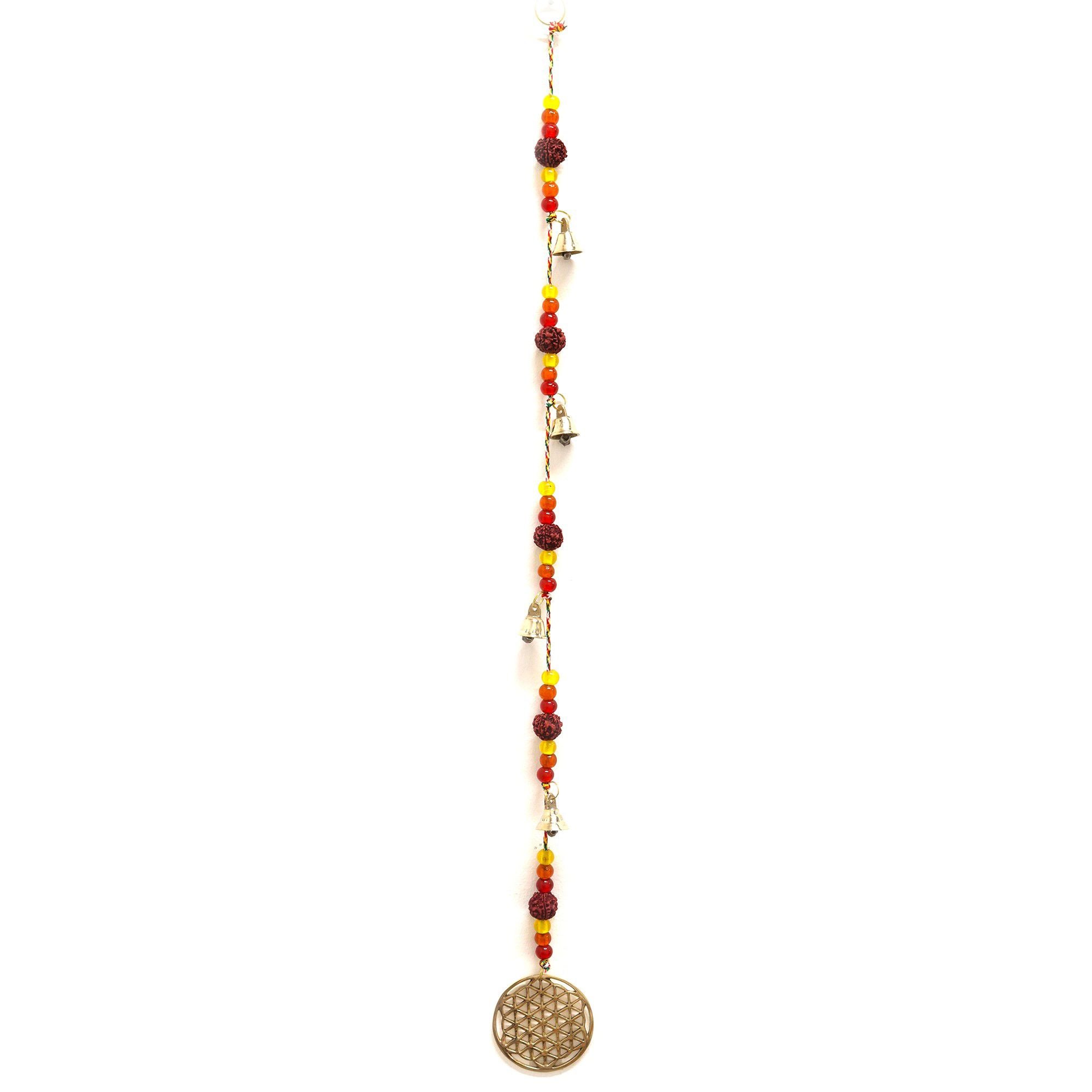 Carillon fleur de vie avec perles rudraksha fait main en Inde, objet spirituel favorisant l’harmonie et l’énergie sacrée