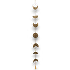 Carillon phases de lune en métal fait main en Inde, décoration spirituelle favorisant les cycles naturels et l’intuition