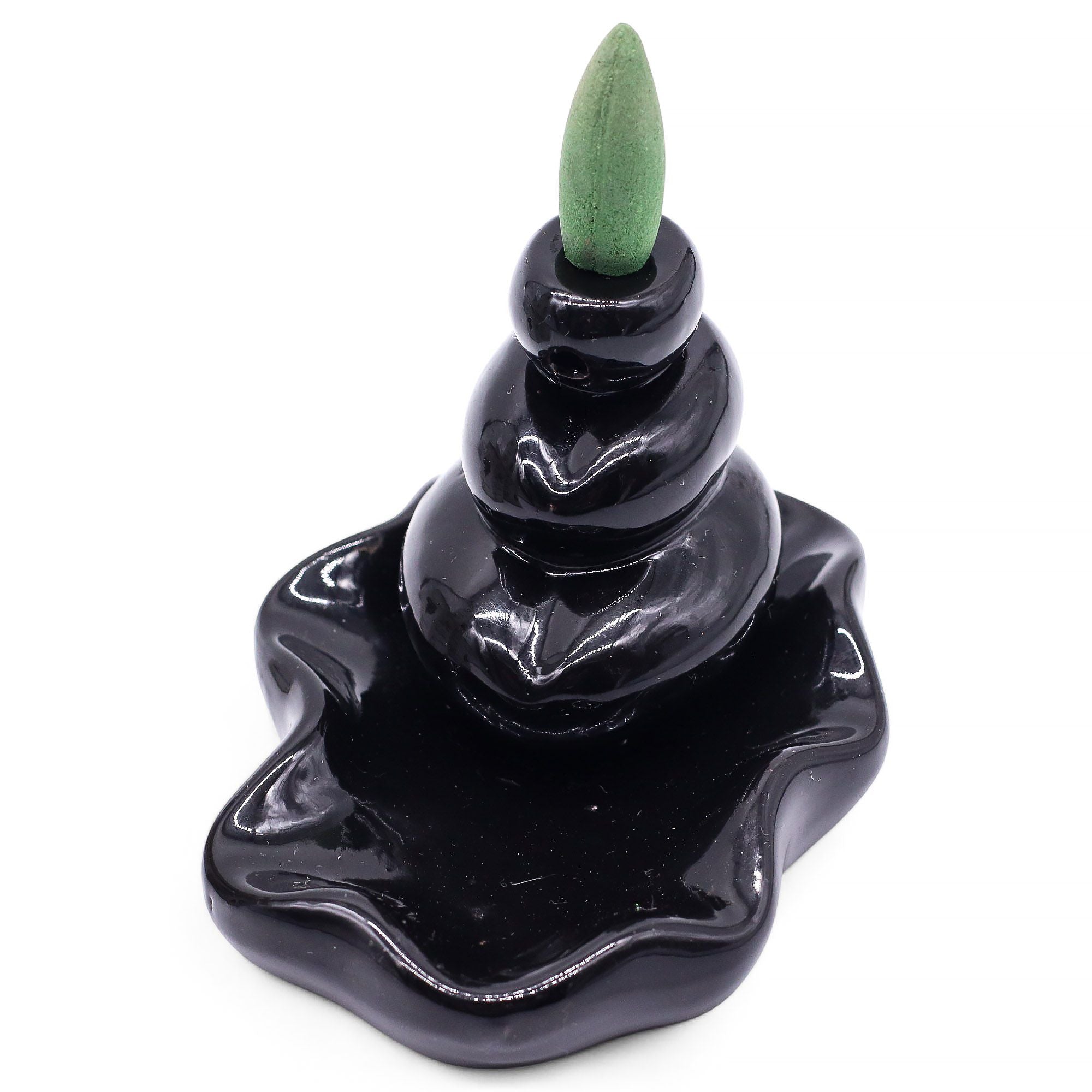 brûleur d’encens backflow aromatika avec cône jasmin créant une cascade de fumée relaxante