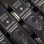 Boîtes encens smudge cristal tourmaline bois de santal empilées avec design noir et motifs lune et étoiles