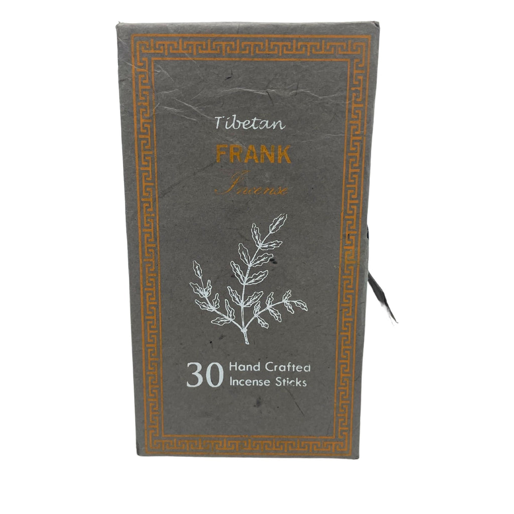 Boîte d’encens tibétain oliban contenant 30 bâtons faits à la main sur fond blanc
