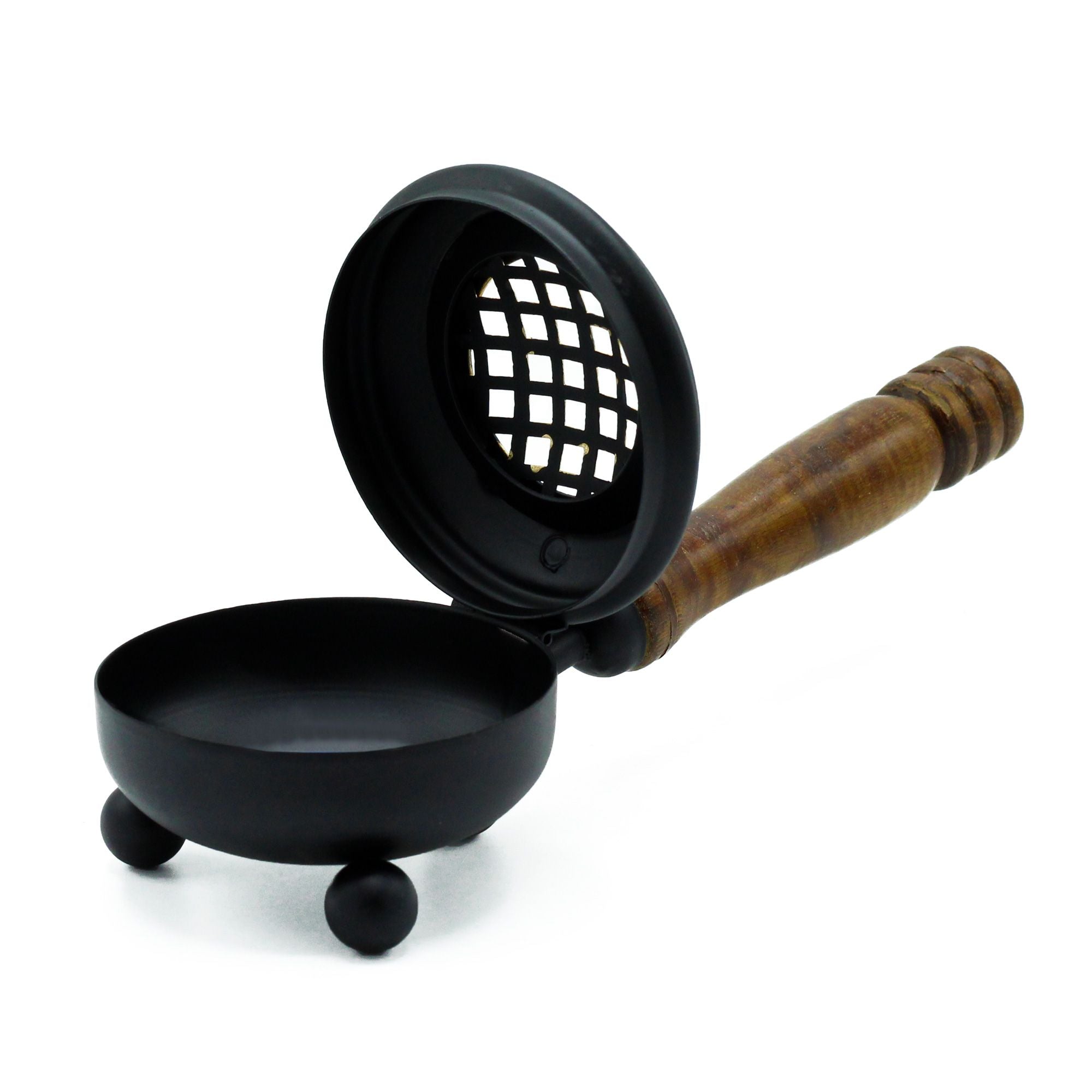 Encensoir ouvert montrant la grille intérieur, noir sur pieds avec manche en bois et grille dorée, idéal pour brûler de l’encens en toute sécurité.
