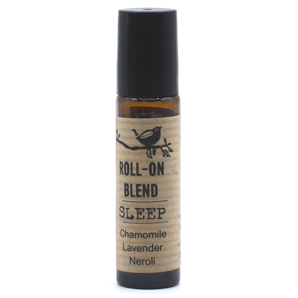 Roll-on huiles essentielles sommeil utilisé pour un rituel de bien-être et relaxation grâce à l’aromathérapie