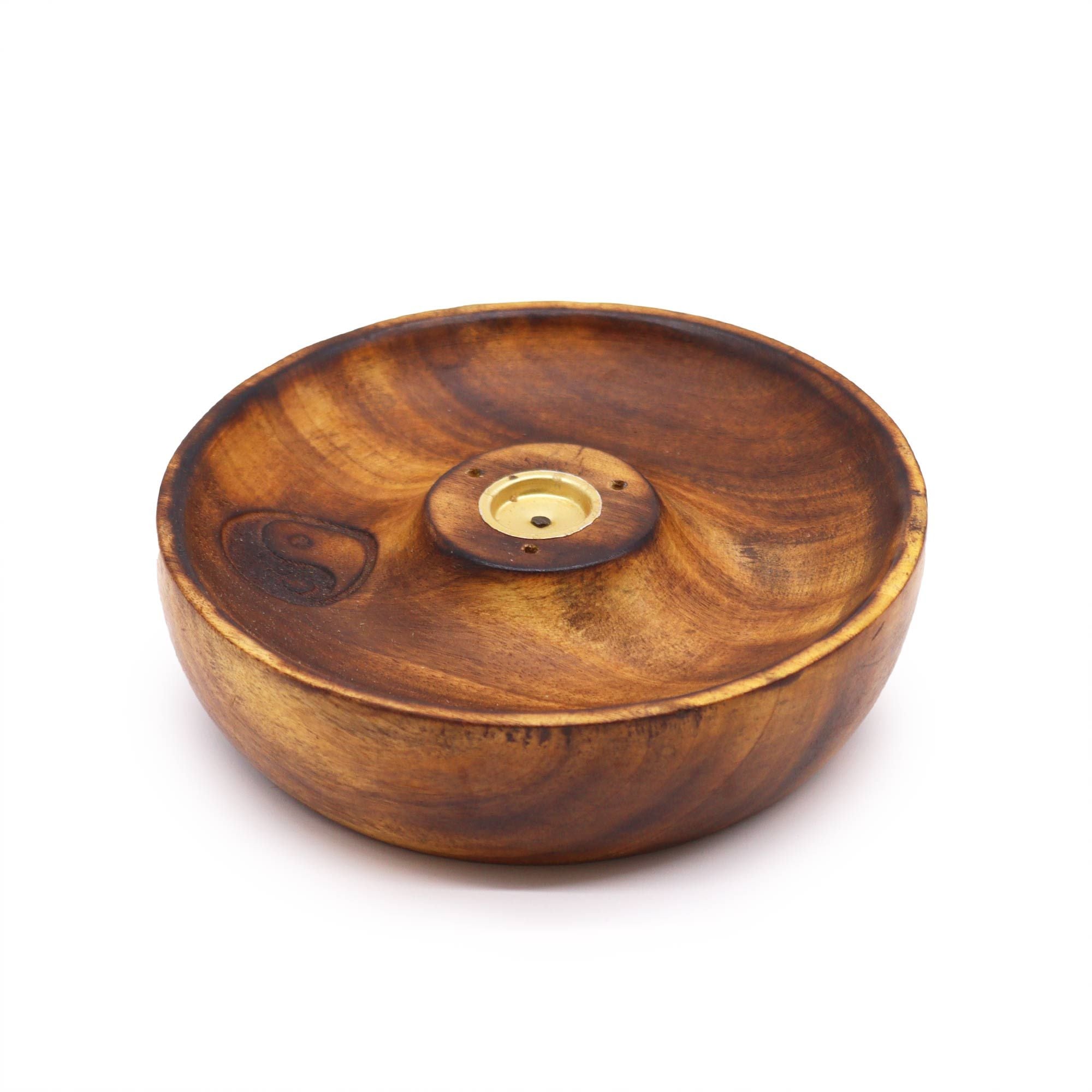 porte encens rond en bois naturel avec symbole yin yang gravé et support central pour brûler bâtons et cônes d encens utilisé pour méditation et relaxation
