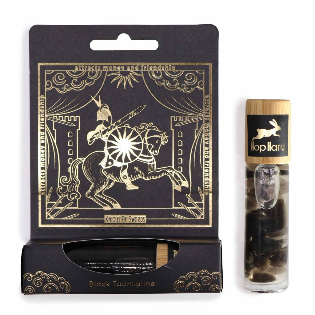 Roll-on tarot Le cavalier aux huiles essentielles avec pierre tourmaline noire – parfum relaxant et apaisant.