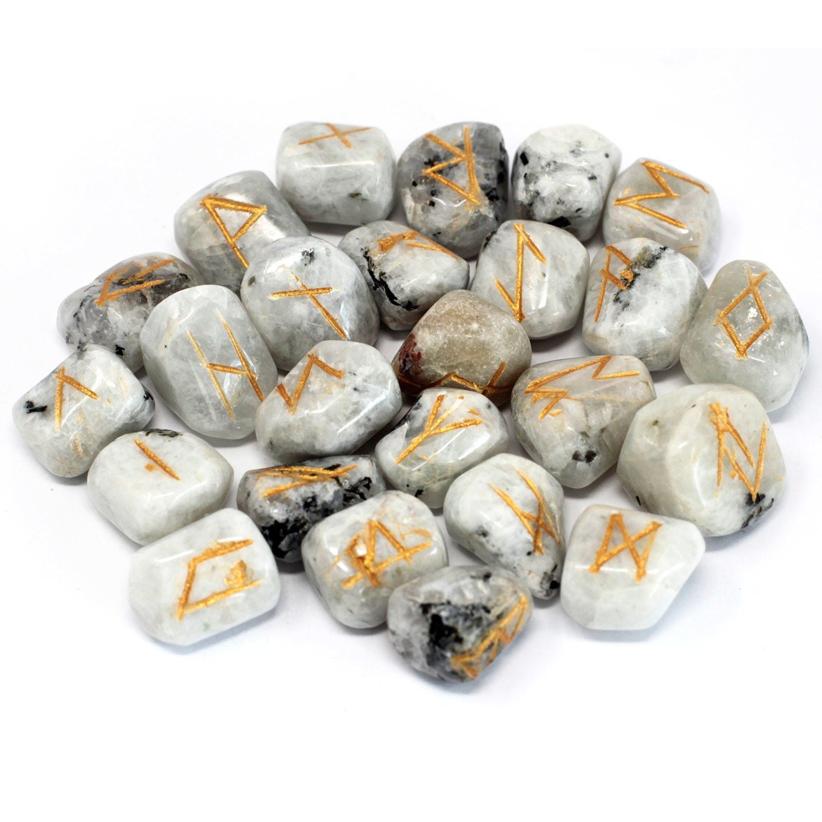 runes en pierre de lune naturelle avec symboles graves pour guidance spirituelle